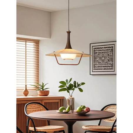 Lámpara colgante estilo oriental con detalle de madera