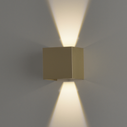 Lámpara de pared exterior tipo cubo con luz Led