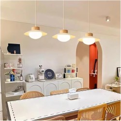 Lámpara colgante triple detalle madera