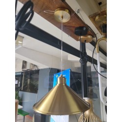 Lámpara colgante tipo copa dorada